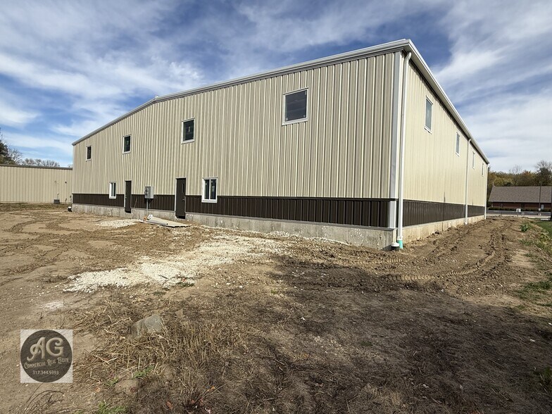 120 N Roth Ct, Rossville, IN à louer - Photo du bâtiment - Image 3 de 4