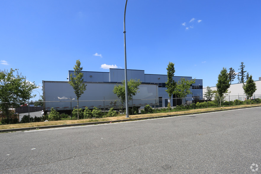 2238 Queen St, Abbotsford, BC for lease - Building Photo - Image 3 of 5