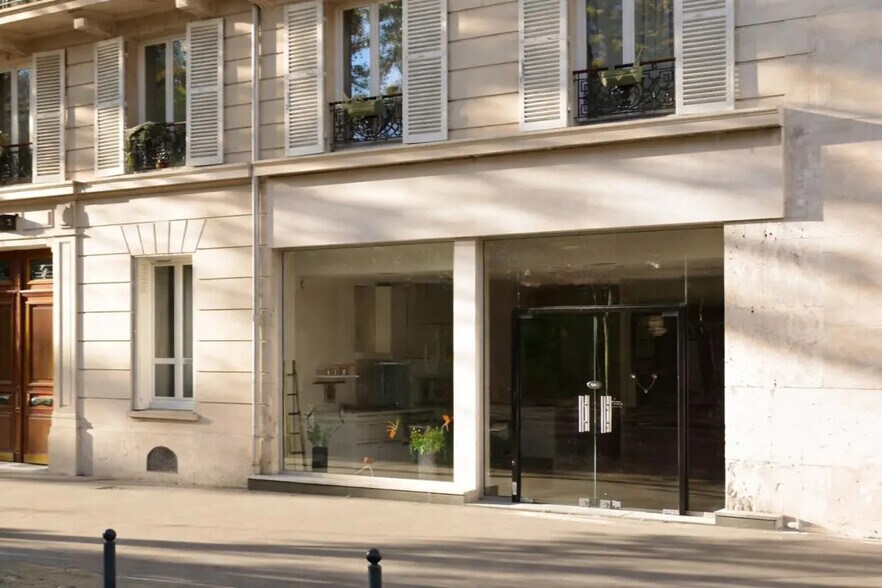 Commerce de détail dans Paris à louer - Photo du bâtiment - Image 2 de 7