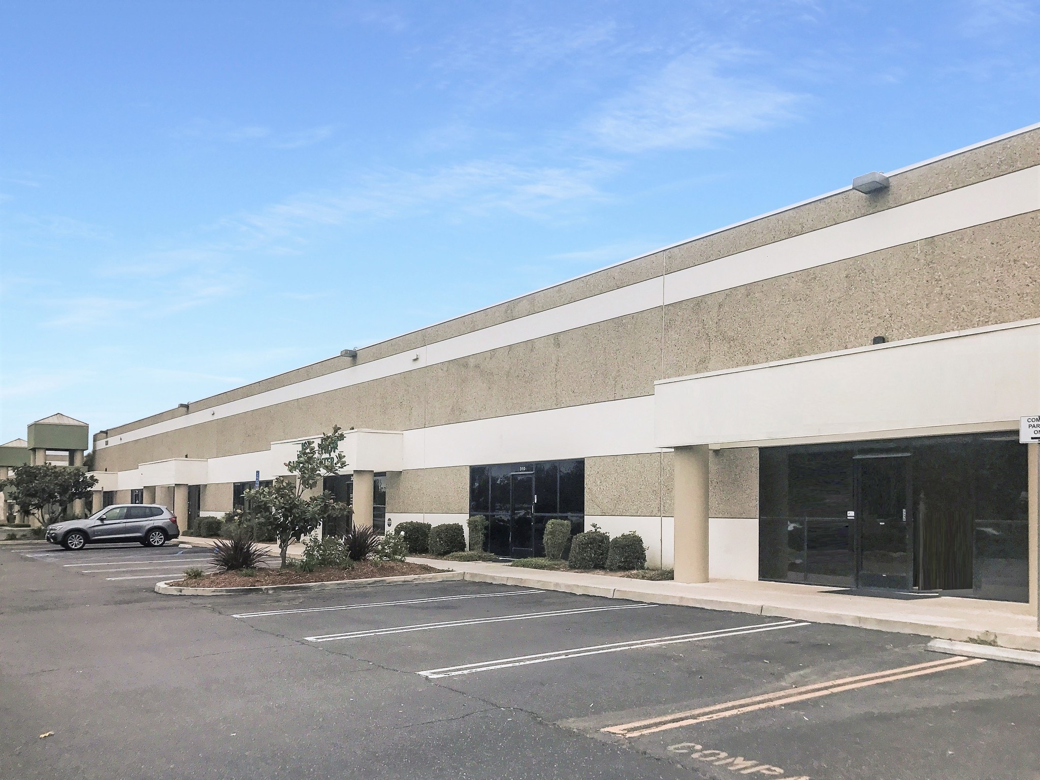 1901 Holser Walk, Oxnard, CA for lease Primary Photo- Image 1 of 11