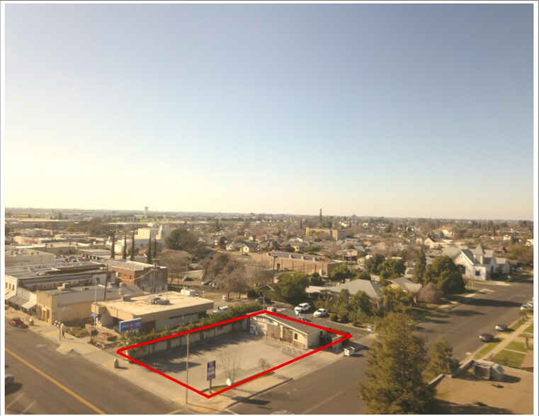 357 E Tulare St, Dinuba, CA à vendre - Photo du bâtiment - Image 1 de 1