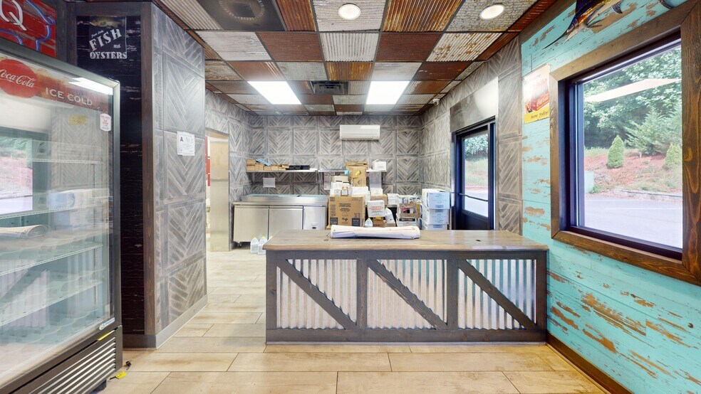 3260 S Stratford Rd, Winston-Salem, NC à louer - Photo du bâtiment - Image 2 de 8