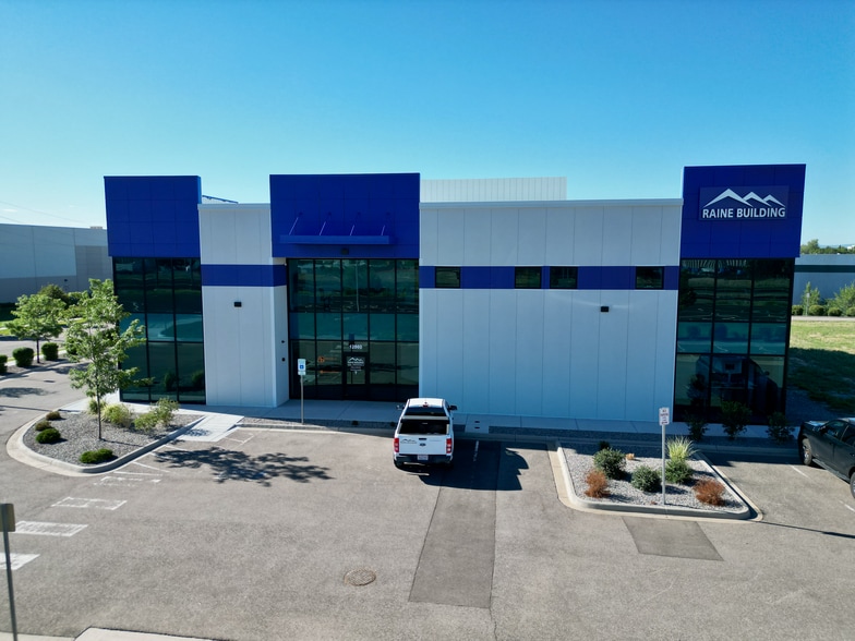 12860 E Smith Rd, Aurora, CO for sale - Building Photo - Image 2 of 16