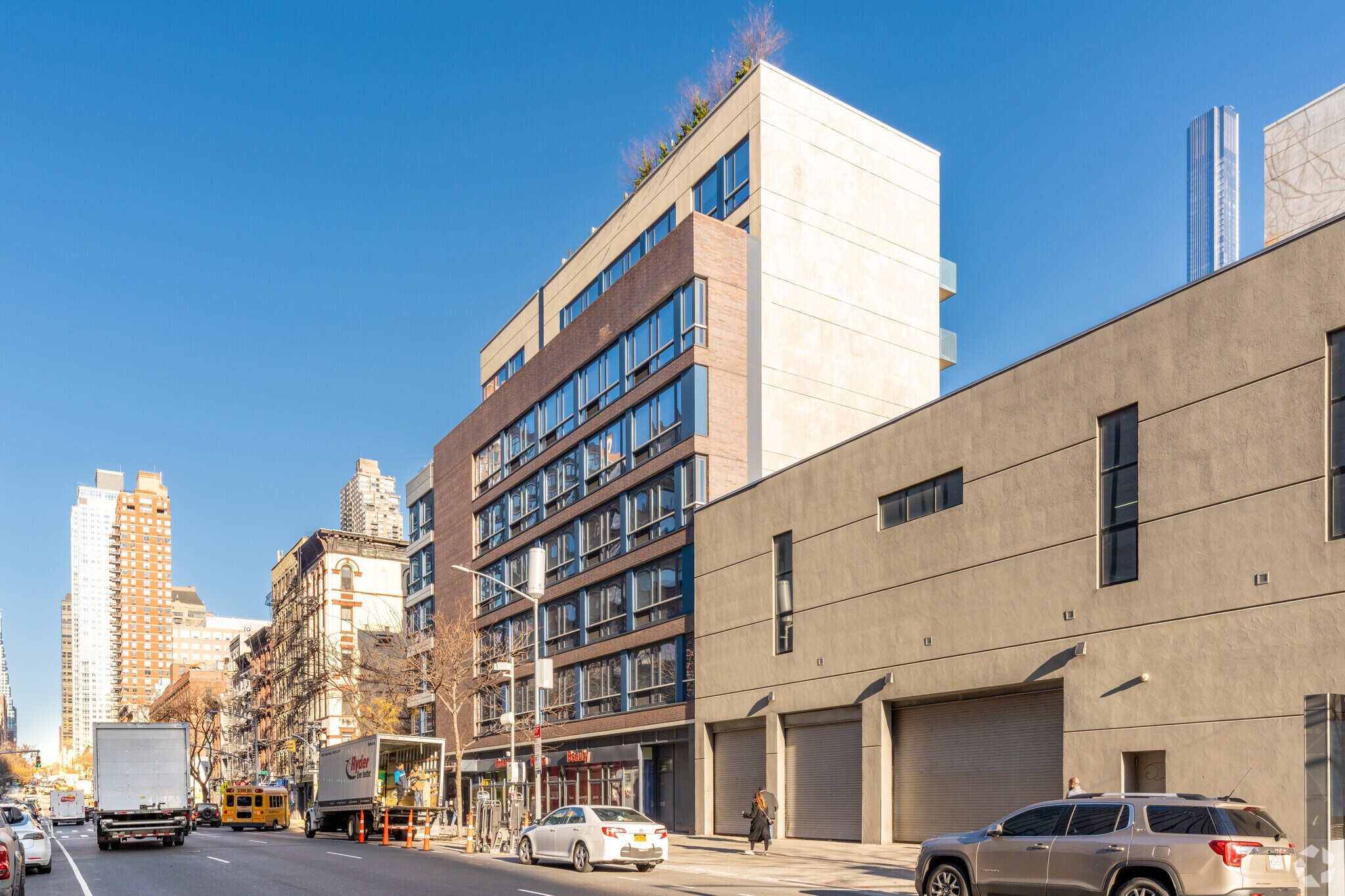 452 W 45th St, New York, NY à louer Photo du bâtiment- Image 1 de 7