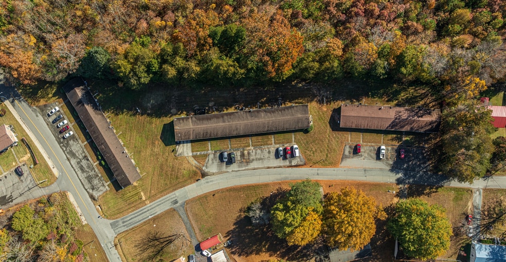 350 Valley Dr, South Boston, VA for sale - Primary Photo - Image 1 of 7