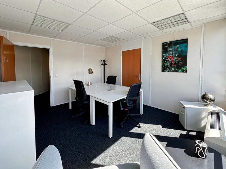 29 Boulevard Des Alpes, Meylan for lease - Interior Photo - Image 2 of 15