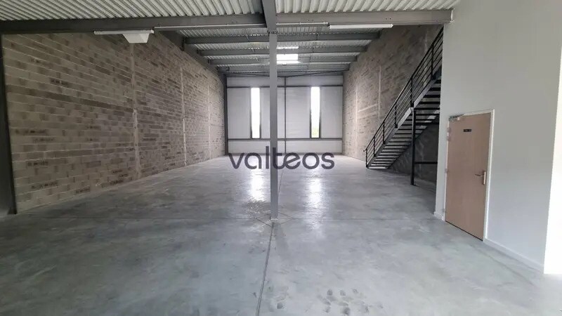 Flex in Fenouillet for lease - Interior Photo - Image 2 of 10