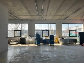 2 Place Marcel Rebuffat, Villejust for lease Interior Photo- Image 1 of 4