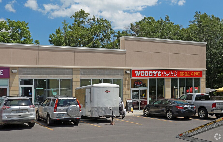 705 N Grandview St, Oshawa, ON for lease - Primary Photo - Image 1 of 4