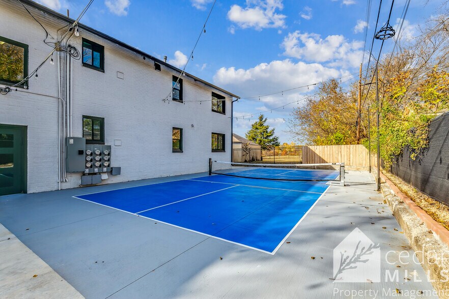 644 N Bluff Ave, Wichita, KS à vendre - Photo du bâtiment - Image 3 de 25