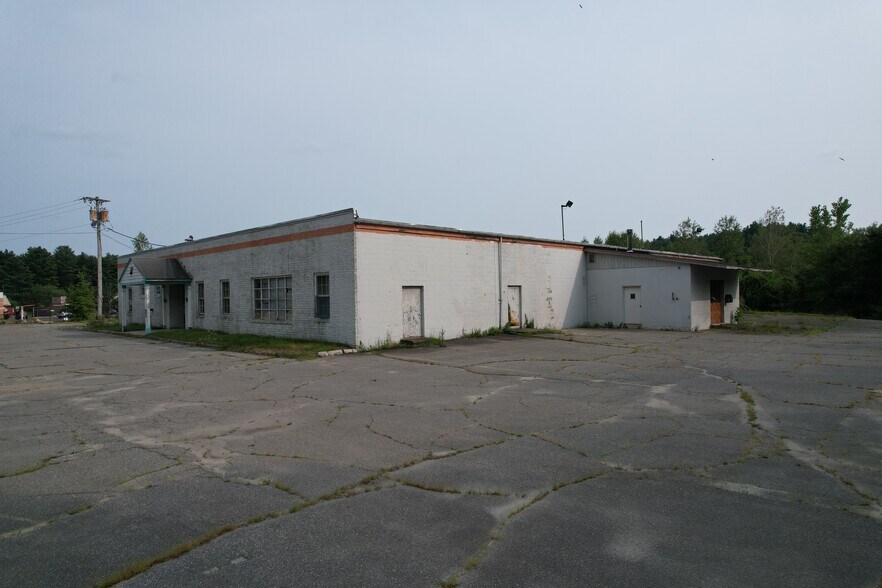 136-140 New Athol Rd, Orange, MA à louer - Photo du bâtiment - Image 2 de 14