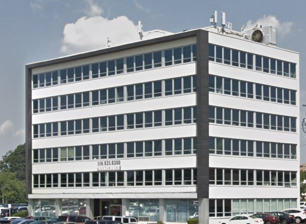 99 W Hawthorne Ave, Valley Stream, NY à louer - Photo du bâtiment - Image 2 de 5