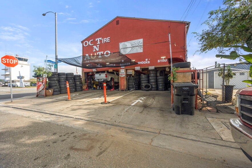 4010-4018 W Commonwealth Ave, Fullerton, CA for sale - Building Photo - Image 3 of 19