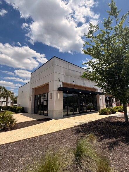 5638 Circa Fishhawk blvd, Lithia, FL for lease - Building Photo - Image 3 of 44