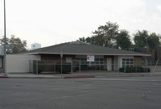 Plus de détails pour 2430-2434 Calaveras St, Fresno, CA - Bureau/Médical à louer