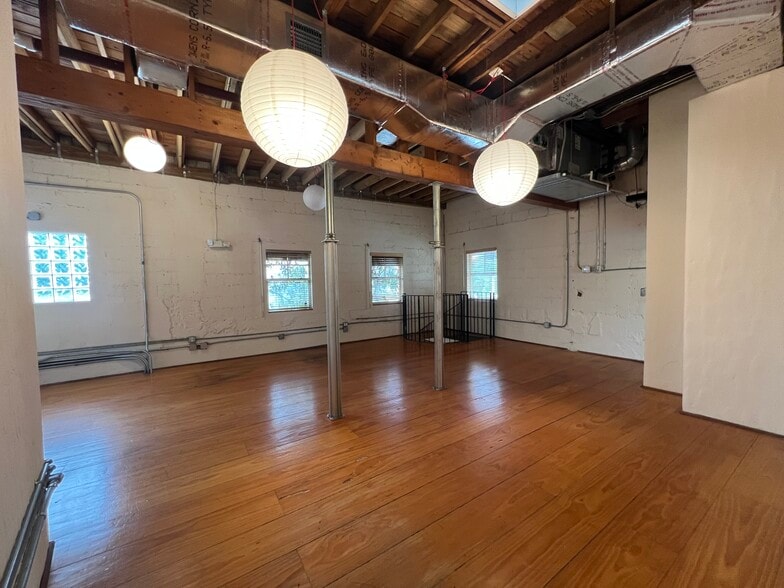 5400 NE 4 Ct, Miami, FL à louer - Photo intérieure - Image 3 de 7