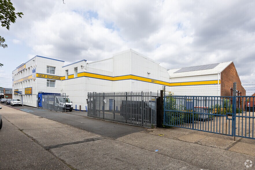 599-613 Princes Rd, Dartford à louer - Photo du bâtiment - Image 3 de 4