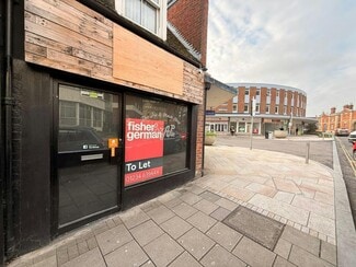 Plus de détails pour 36 St. Loyes St, Bedford - Commerce de détail à louer