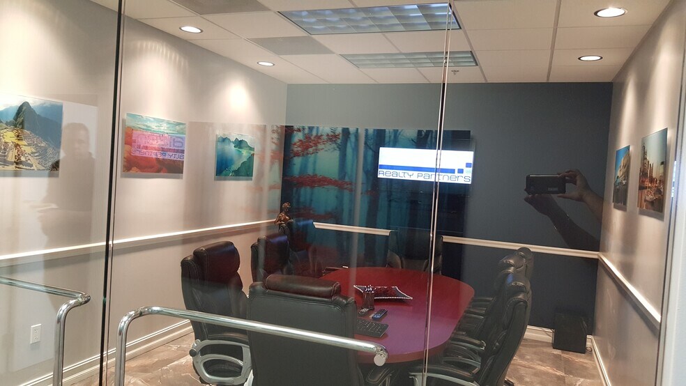 7500 NW 25th St, Miami, FL à vendre - Photo du bâtiment - Image 2 de 27