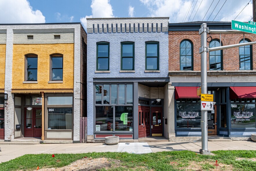 958 E Washington St, Indianapolis, IN à louer - Photo du bâtiment - Image 3 de 3