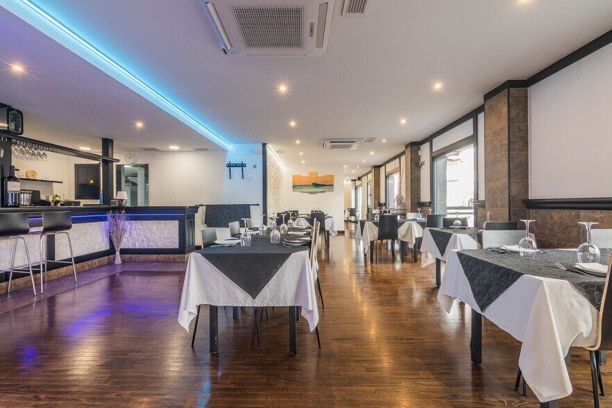 Retail in Santa Pola for sale - Interior Photo - Image 2 of 32