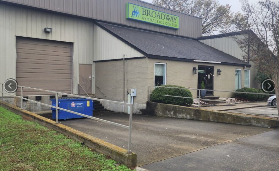 3215 Ivy Ave, Huntsville, AL à louer - Photo du bâtiment - Image 2 de 4