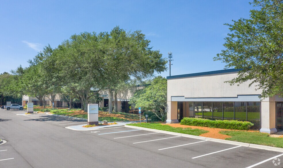 6800 Southpoint Pky, Jacksonville, FL à louer - Photo du bâtiment - Image 2 de 5