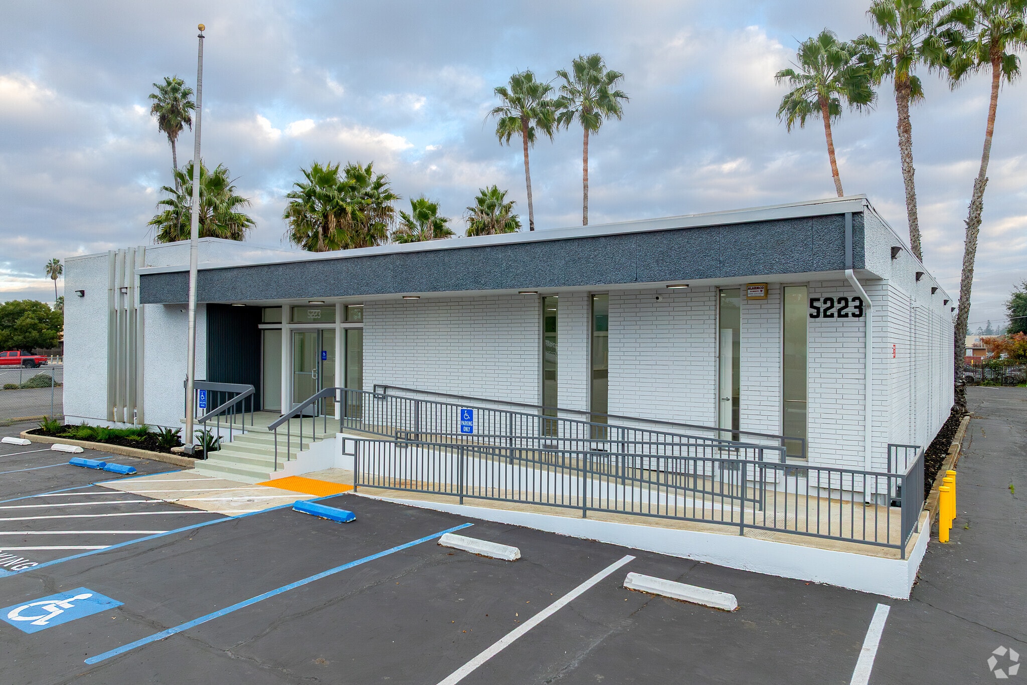 5223 N El Dorado St, Stockton, CA for lease Primary Photo- Image 1 of 29