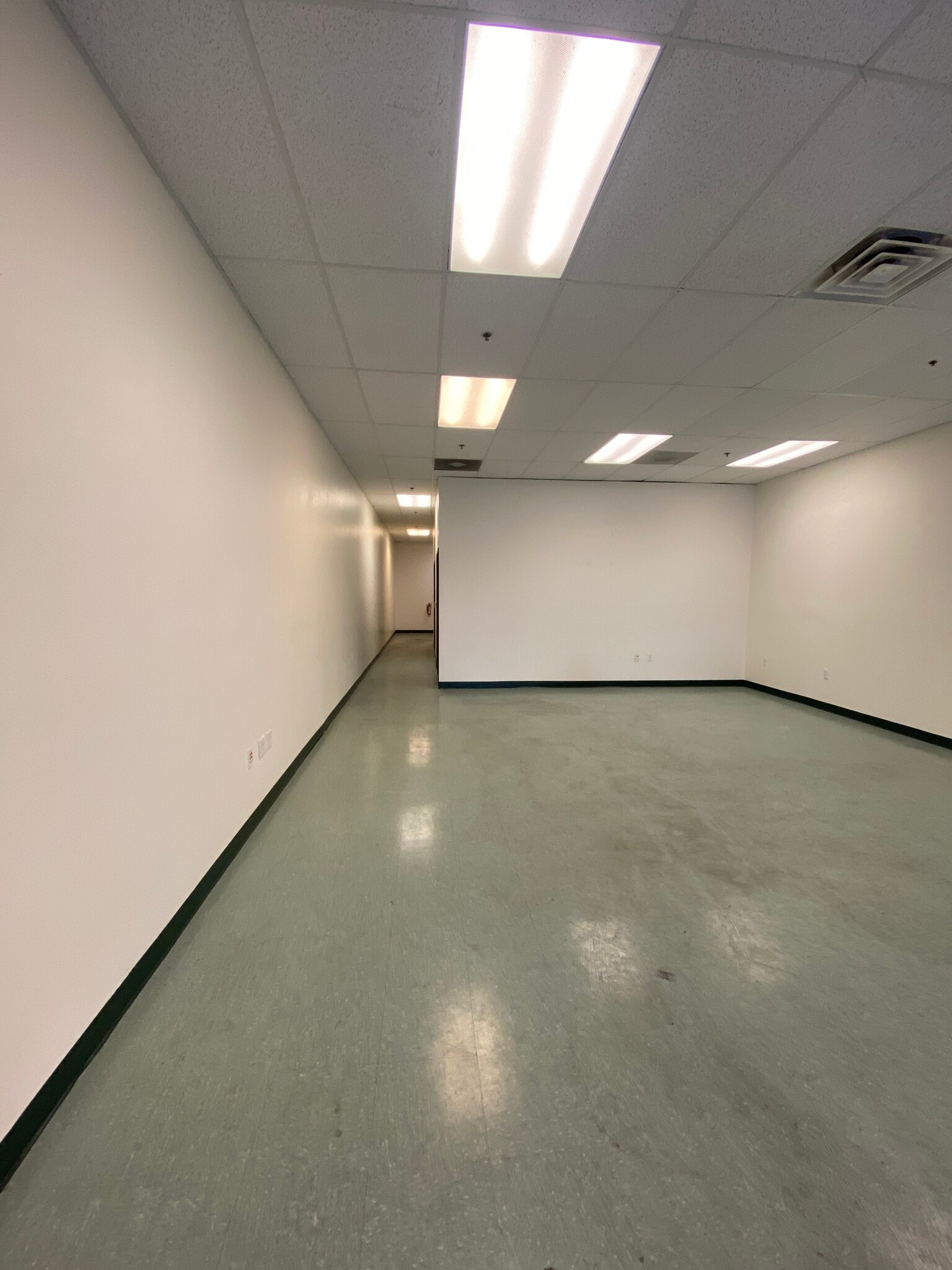 4840 W Desert Inn Rd, Las Vegas, NV à louer Photo intérieure- Image 1 de 7