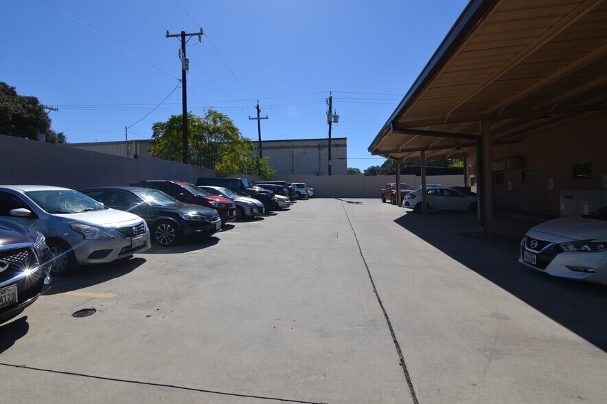 258 W Turbo Dr, San Antonio, TX à vendre - Photo du bâtiment - Image 1 de 8