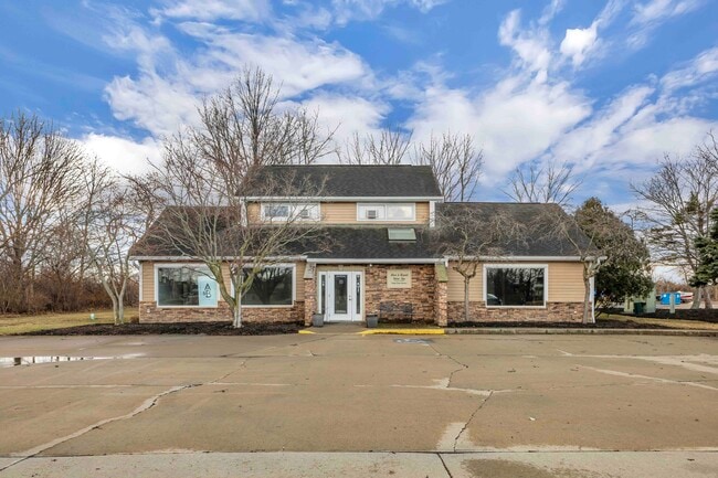 Plus de détails pour 14006 W Lake Rd, Vermilion, OH - Commerce de détail à vendre