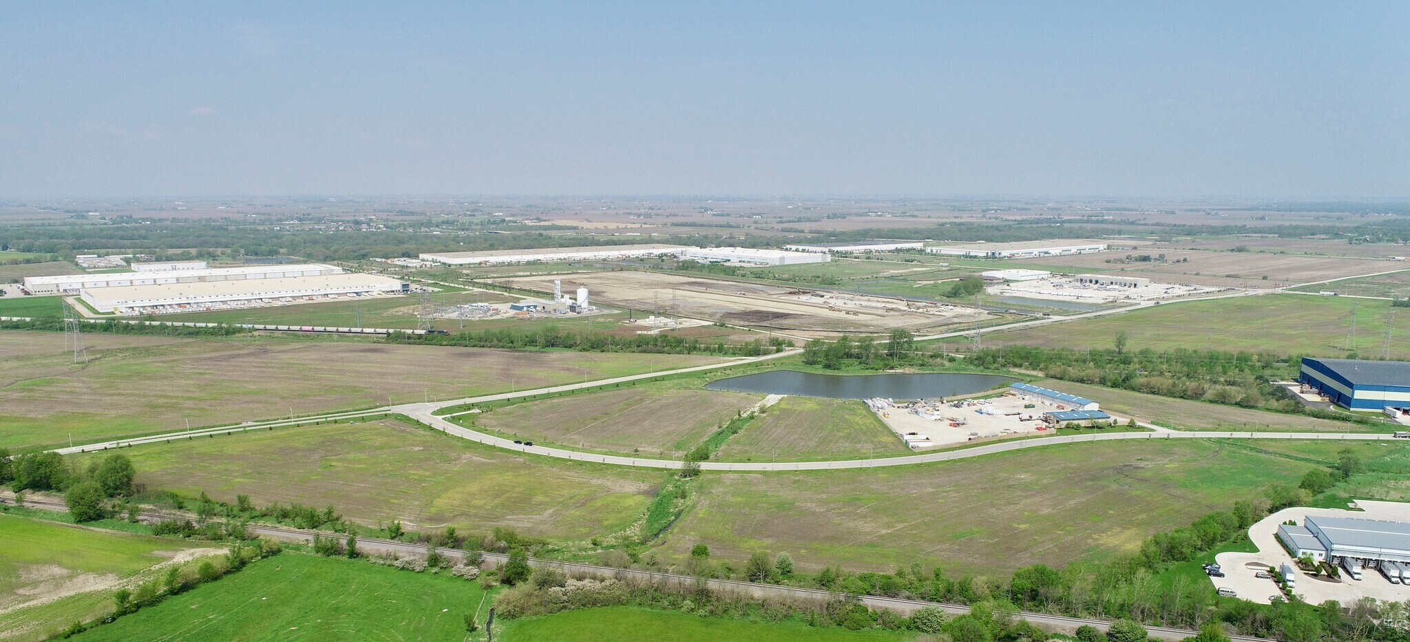 Twin Rail Industrial Park portefeuille de 7 propriétés à vendre sur LoopNet.ca Photo du bâtiment- Image 1 de 5