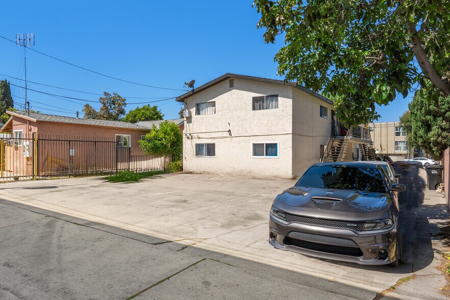 1600 Junipero Ave, Long Beach, CA à vendre - Photo du bâtiment - Image 3 de 9