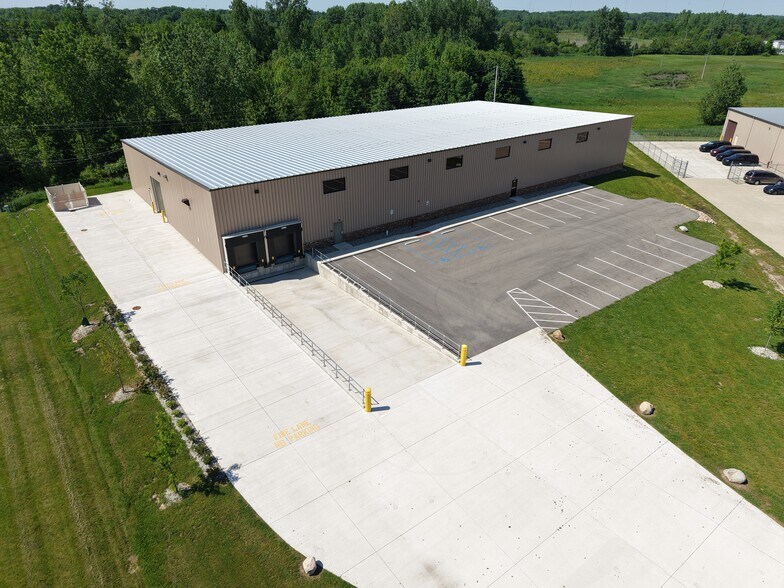 4646 Arden Dr, Fort Wayne, IN à vendre - Photo du bâtiment - Image 2 de 11