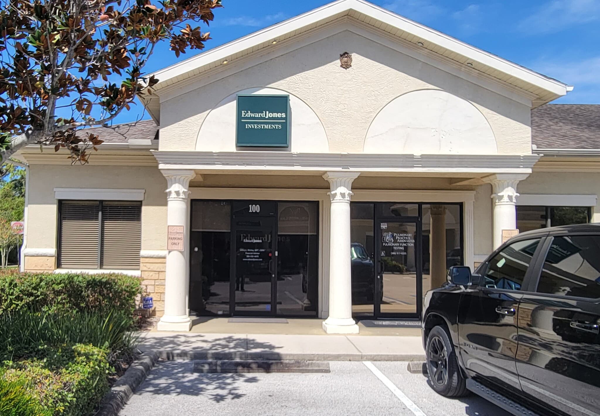 1087 Town Center Dr, Orange City, FL for lease Primary Photo- Image 1 of 11