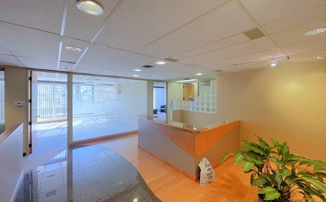 807-815 Hornby St, Vancouver, BC for lease Lobby- Image 1 of 3