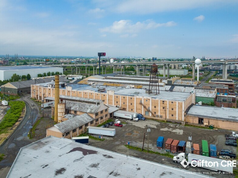 735 S Front st, Elizabeth, NJ à louer - Photo du bâtiment - Image 2 de 12