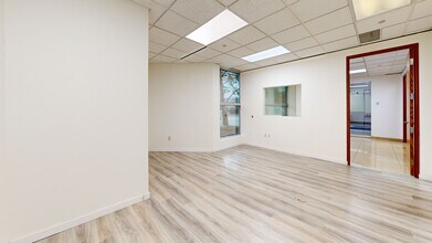 5500 N Service Rd, Burlington, ON à louer Numérisation 3D de Matterport- Image 1 de 5