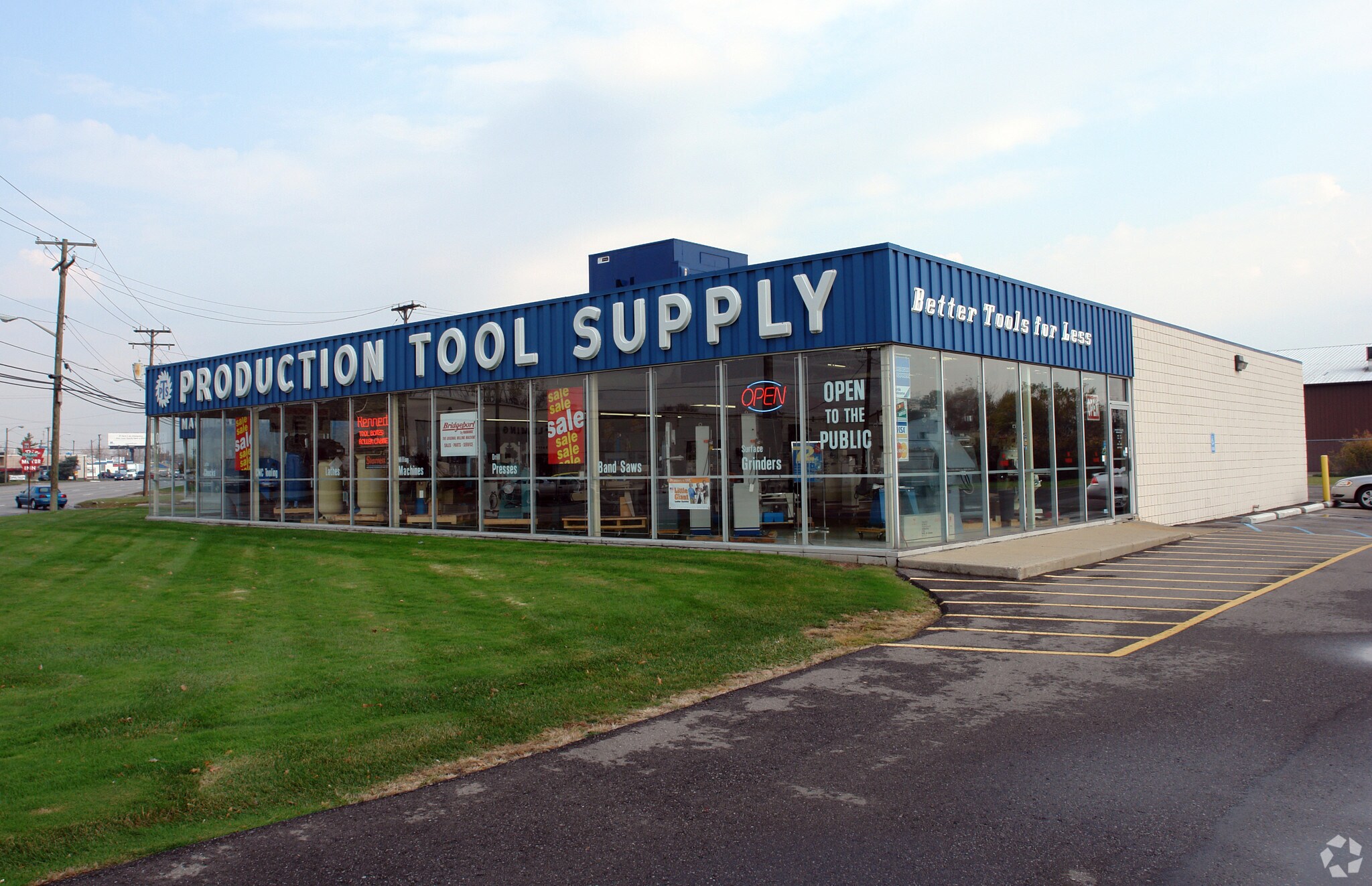 29710 Groesbeck Hwy, Roseville, MI à louer Photo du bâtiment- Image 1 de 6