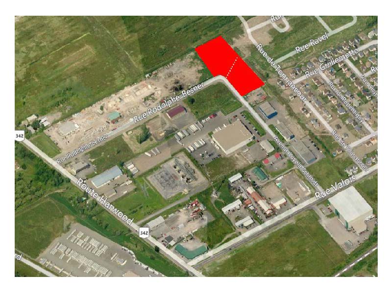 Av Loyola-Schmidt, Vaudreuil-Dorion, QC for sale Primary Photo- Image 1 of 1