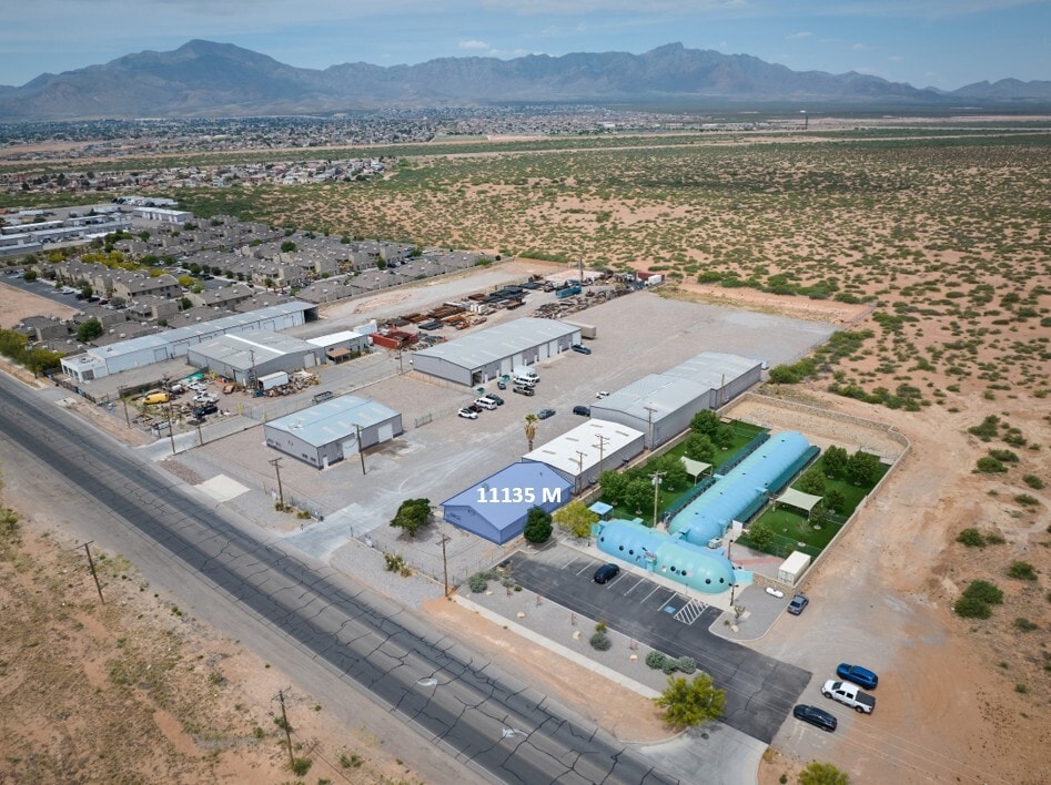 10893 Dyer St, El Paso, TX à louer Photo intérieure- Image 1 de 17