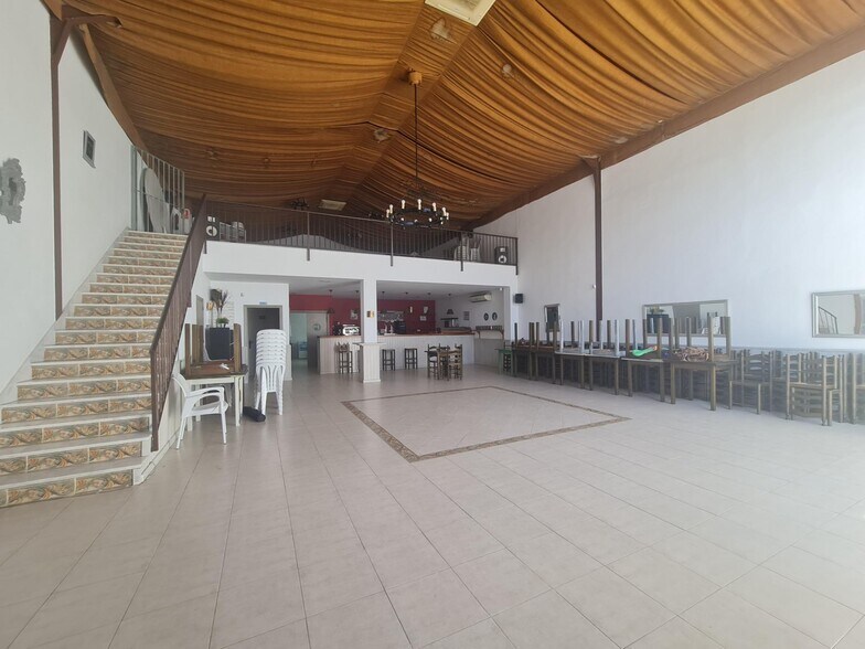Commerce de détail dans Conil de la Frontera, Cádiz à vendre - Photo du bâtiment - Image 3 de 13