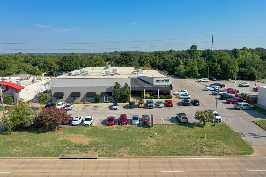 1917 W Pioneer Pky, Arlington, TX à vendre - Photo du bâtiment - Image 3 de 12