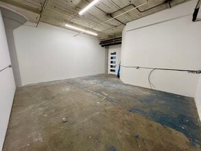 1305-1337 SE M L King Blvd, Portland, OR for lease Interior Photo- Image 1 of 1