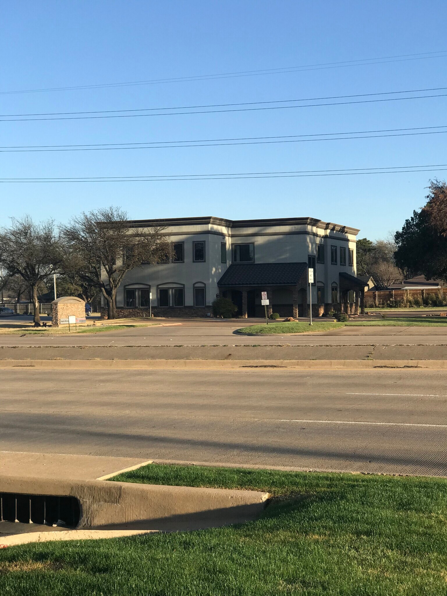 2425 W Pioneer Pky, Pantego, TX for sale Building Photo- Image 1 of 2