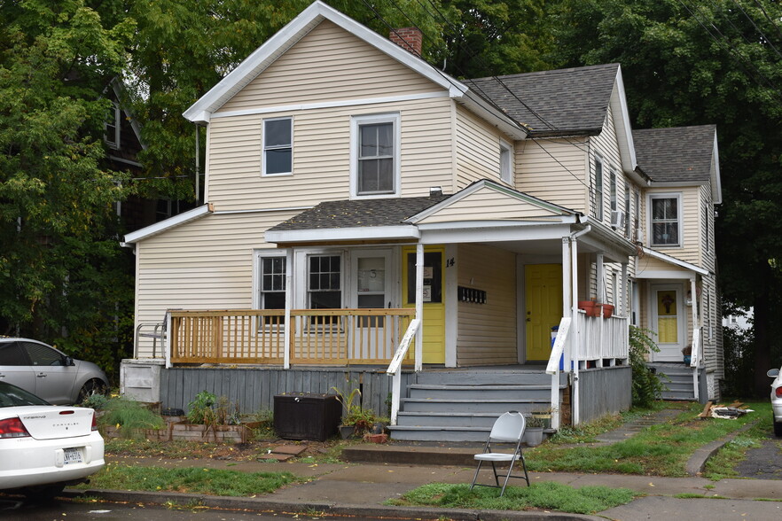 14 Clarke St, Binghamton, NY à vendre - Photo du bâtiment - Image 2 de 13