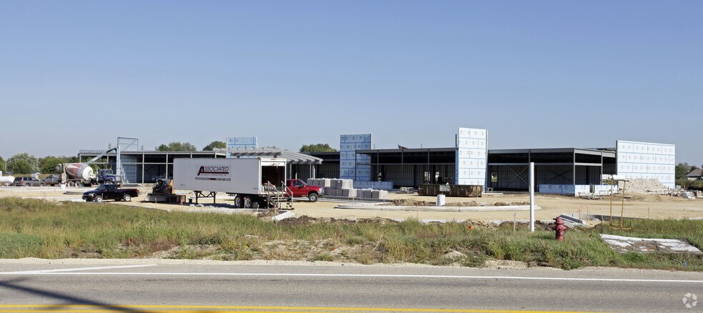 4282 E Rockton Rd, Rockton, IL à louer - Photo du bâtiment - Image 2 de 6