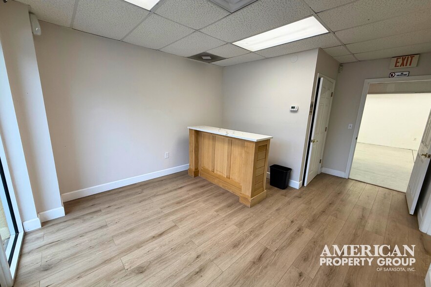7610-7630 Matoaka Rd, Sarasota, FL à louer - Photo du bâtiment - Image 2 de 15