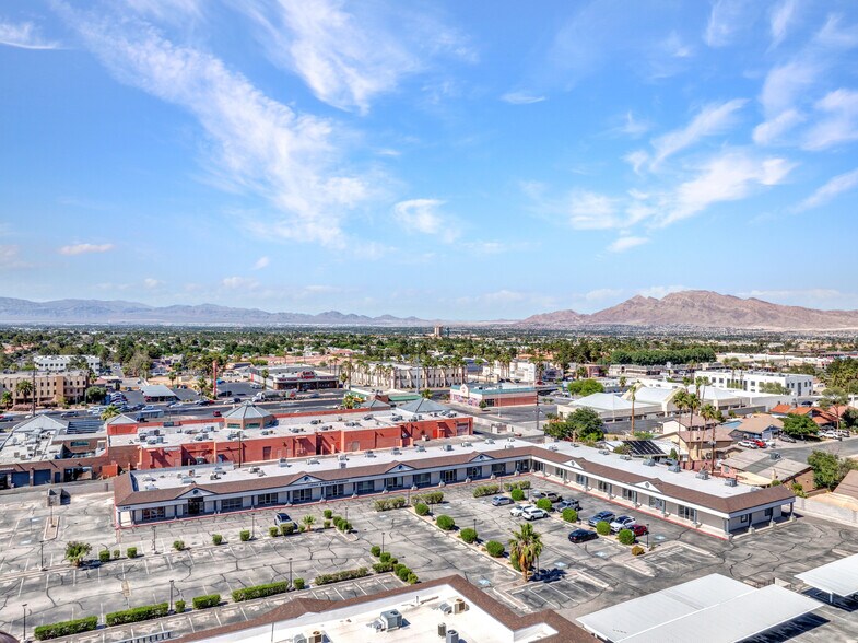 4160 S Pecos Rd, Las Vegas, NV à louer - Photo du bâtiment - Image 3 de 19