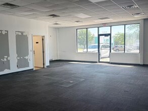 4455-4457 N 72nd St, Omaha, NE for lease Interior Photo- Image 2 of 7